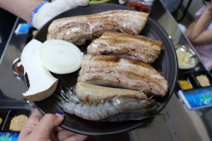 효리네민박맛집 ‘한림 그때그집’, 사장님이 직접 구워 더 맛있는 흑돼지구이 판매